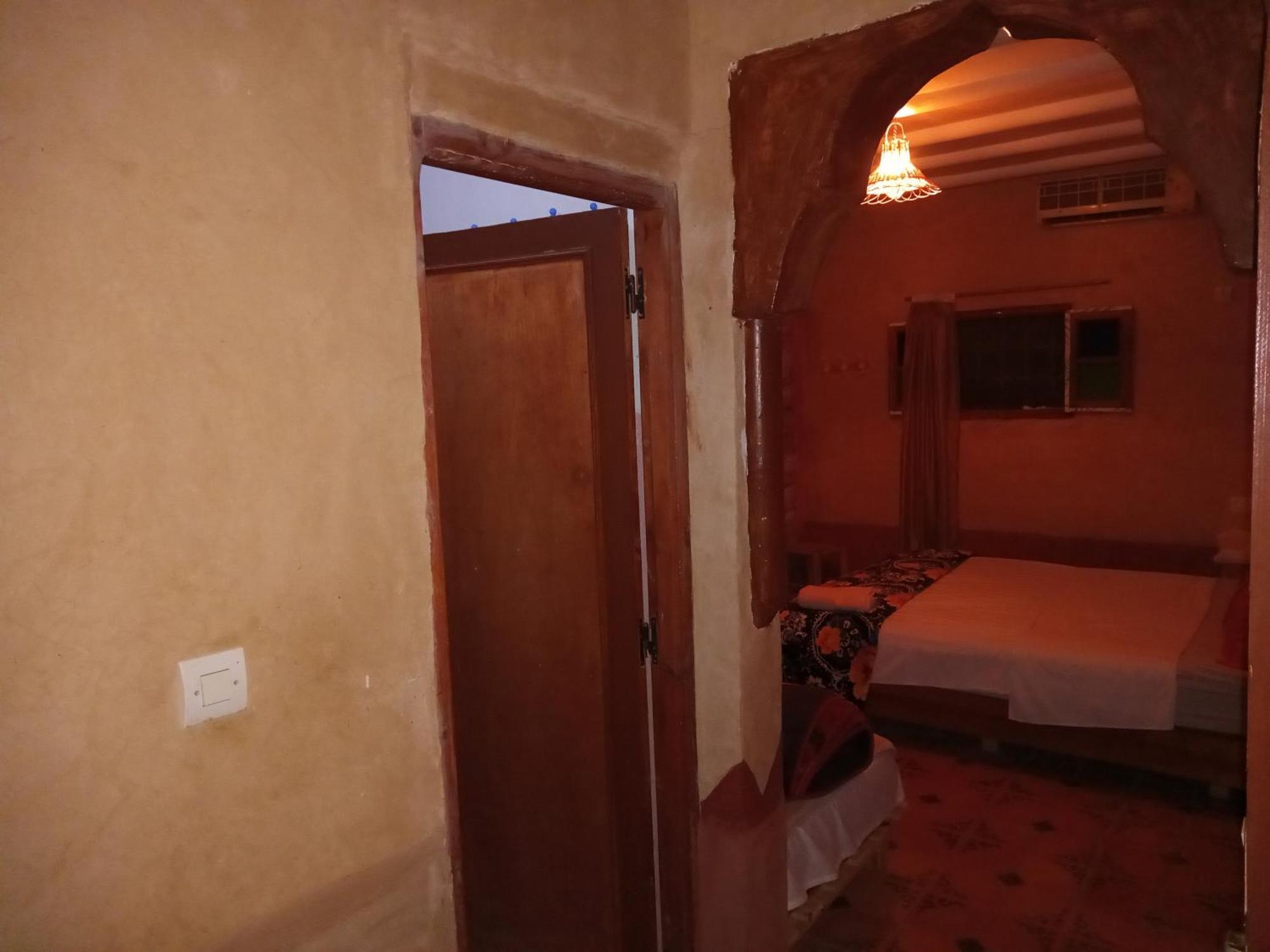 Dar Zara Hotel Tiourjdal ภายนอก รูปภาพ