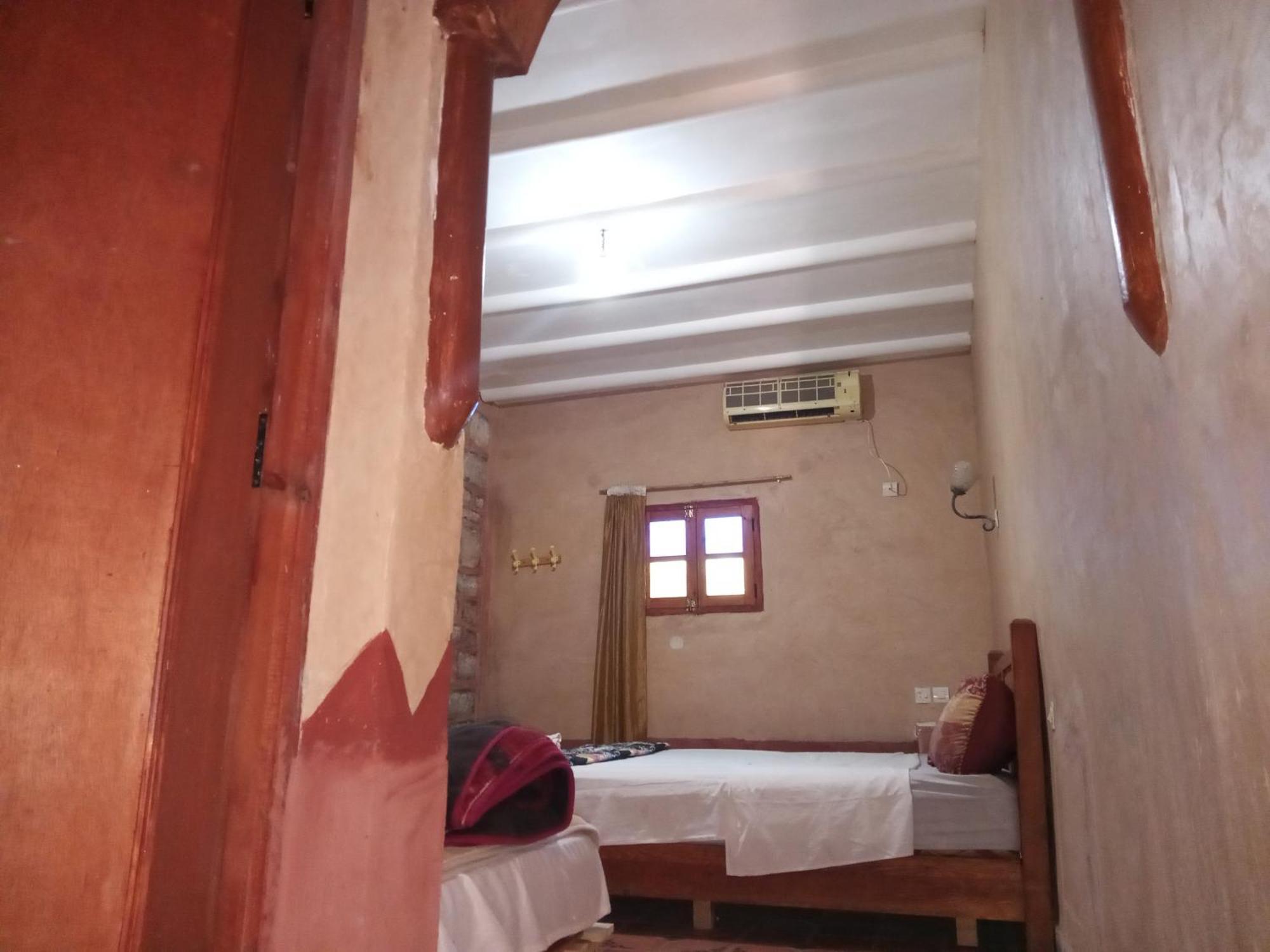 Dar Zara Hotel Tiourjdal ภายนอก รูปภาพ
