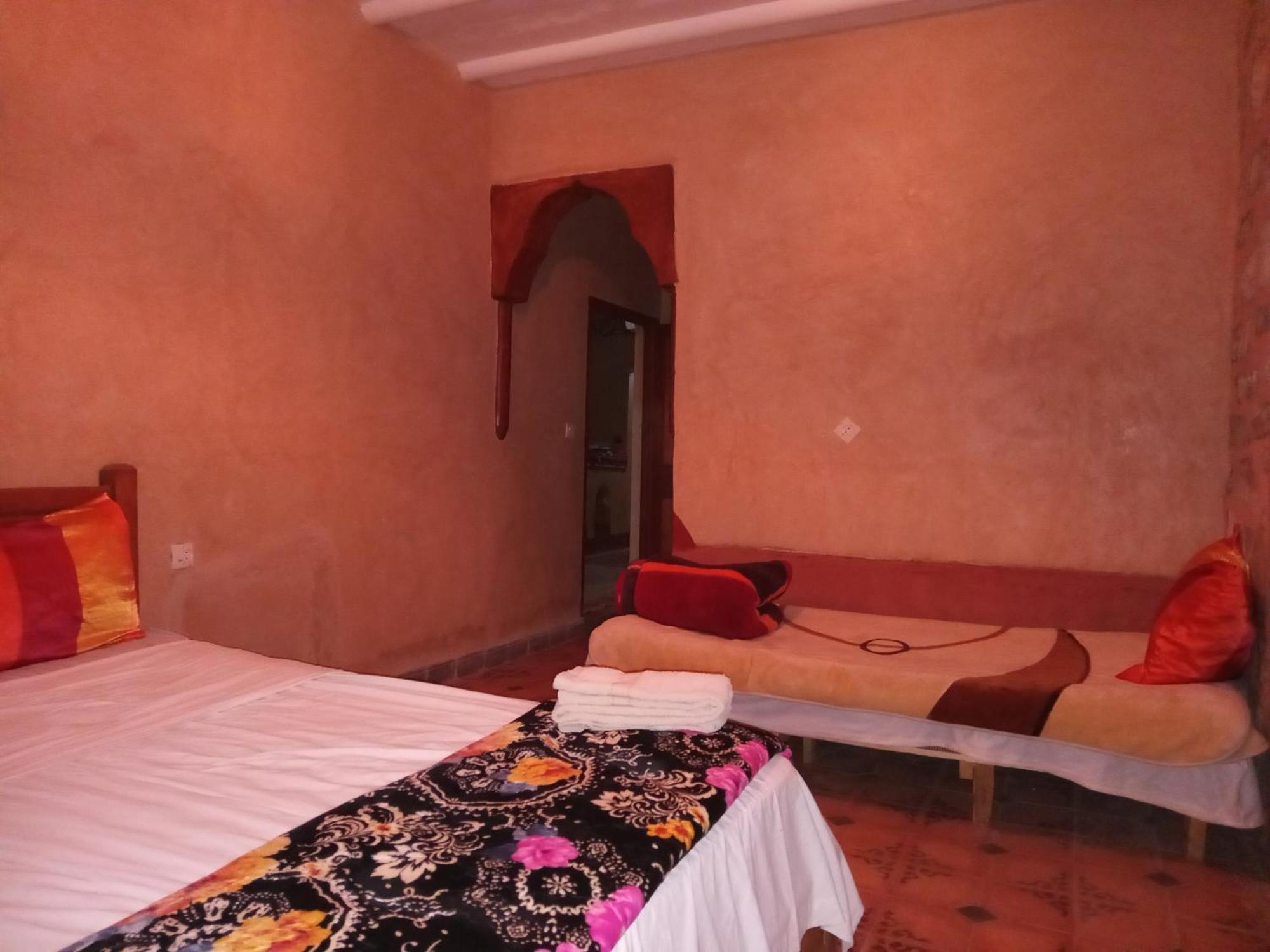 Dar Zara Hotel Tiourjdal ภายนอก รูปภาพ